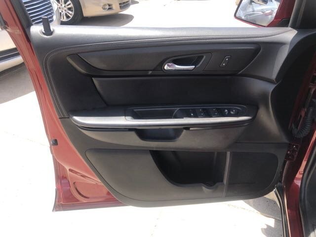 2016 Chevrolet Traverse LT - Photo 8 - Phoenix, AZ 85006