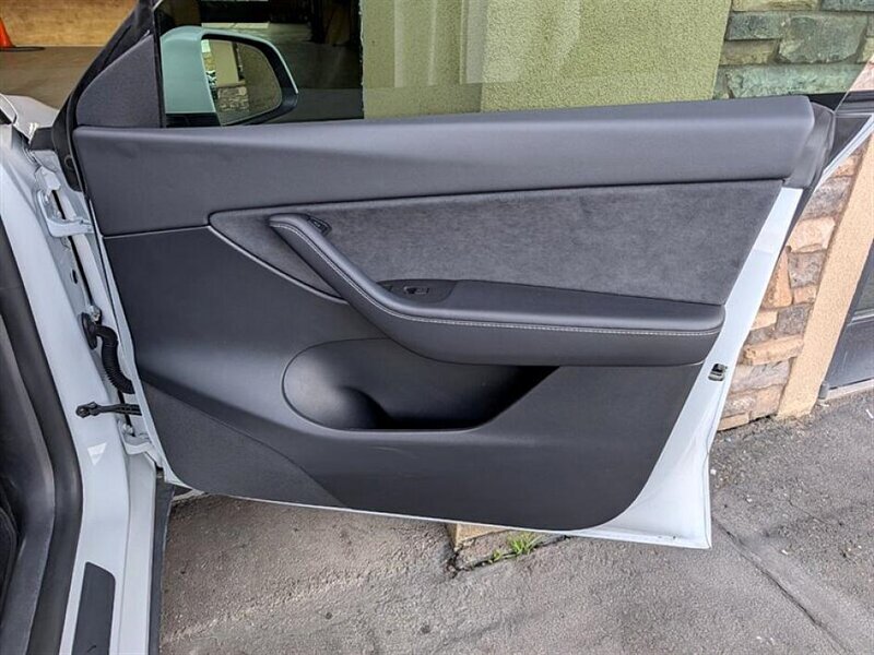 2021 Tesla Model Y Long Range - Photo 28 - Bountiful, UT 84010