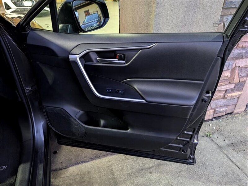 2022 Toyota RAV4 Hybrid XLE - Photo 30 - Bountiful, UT 84010