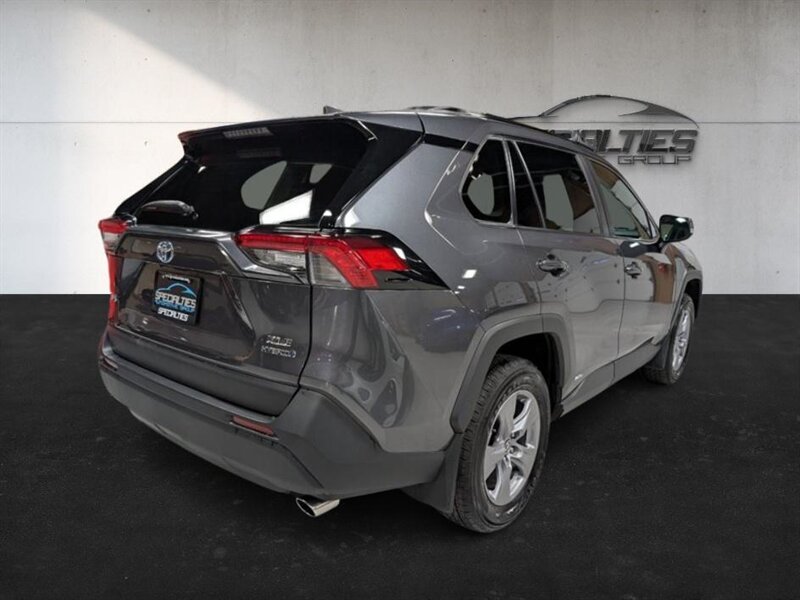 2022 Toyota RAV4 Hybrid XLE - Photo 10 - Bountiful, UT 84010