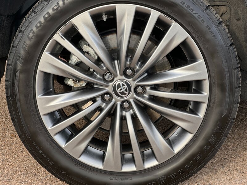 2020 Toyota Highlander Hybrid Platinum photo