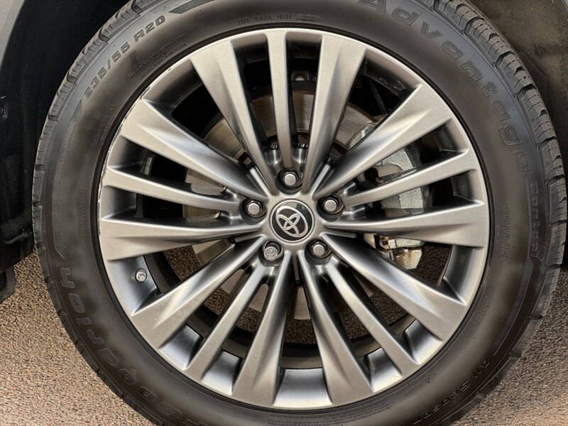 2020 Toyota Highlander Hybrid Platinum photo