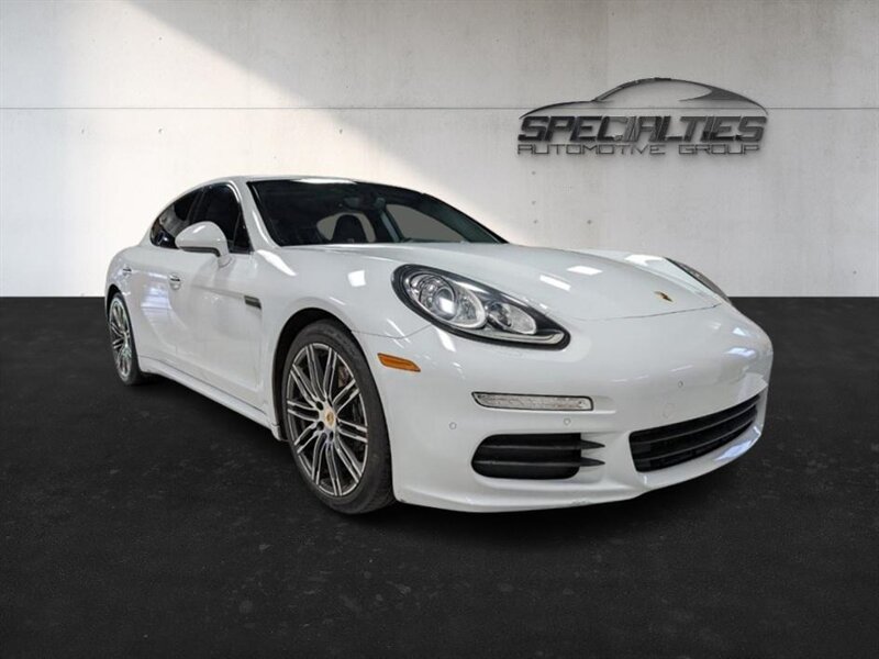 2016 Porsche Panamera Base