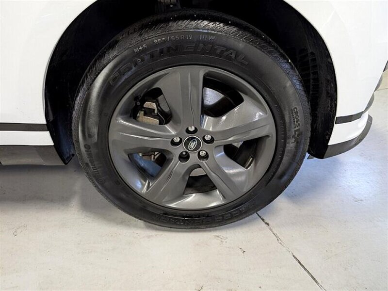 2025 Land Rover Range Rover Velar P250 Dynamic SE - Photo 12 - Bountiful, UT 84010