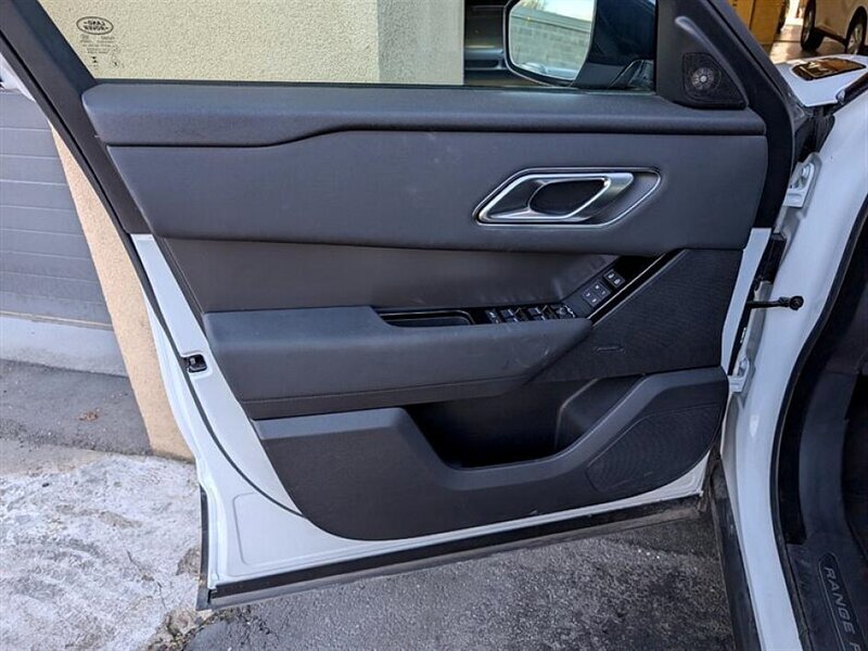 2025 Land Rover Range Rover Velar P250 Dynamic SE - Photo 18 - Bountiful, UT 84010