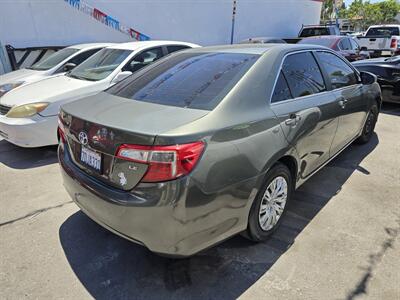 2014 Toyota Camry LE   - Photo 2 - Bell, CA 90201