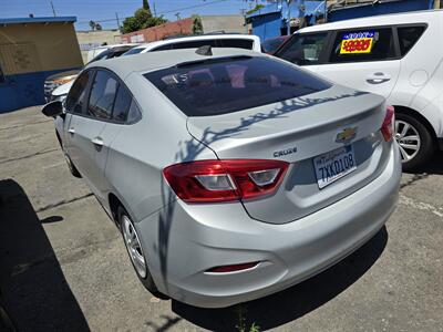 2017 Chevrolet Cruze LS Auto   - Photo 4 - Bell, CA 90201