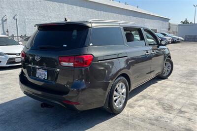 2015 Kia Sedona LX   - Photo 3 - Bell, CA 90201