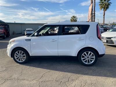 2017 Kia Soul +   - Photo 8 - Bell, CA 90201