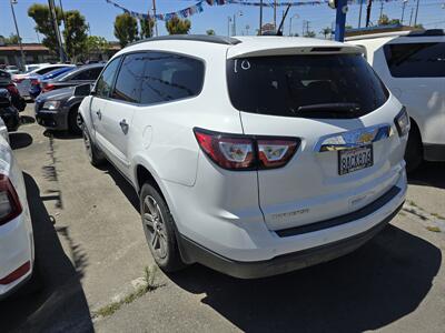 2017 Chevrolet Traverse LT   - Photo 4 - Bell, CA 90201