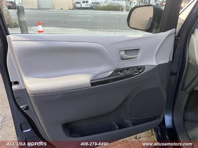 2015 Toyota Sienna XLE 8-Passenger   - Photo 13 - San Jose, CA 95116