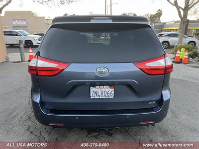 2015 Toyota Sienna XLE 8-Passenger   - Photo 8 - San Jose, CA 95116