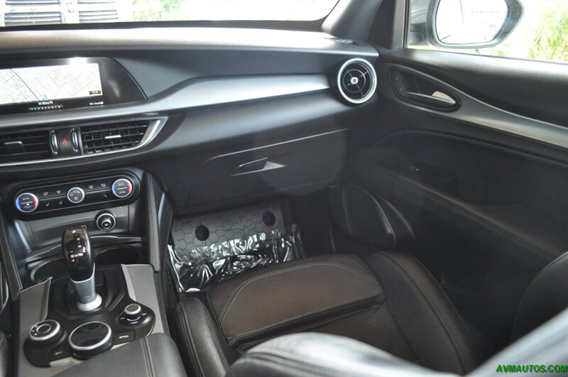 2018 Alfa Romeo Stelvio Ti Sport   - Photo 33 - Scottsdale, AZ 85260