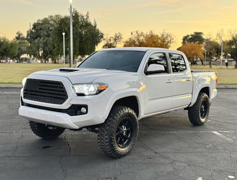 2017 Toyota Tacoma TRD Sport - Photo 8 - Mesa, AZ 85210