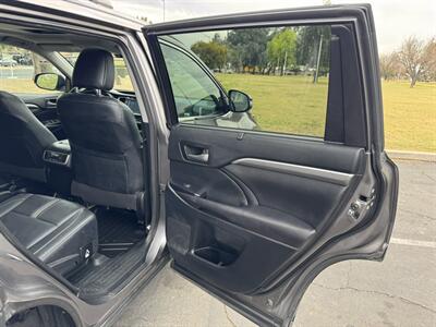 2017 Toyota Highlander SE - Photo 14 - Mesa, AZ 85210