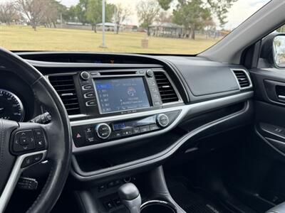 2017 Toyota Highlander SE - Photo 21 - Mesa, AZ 85210