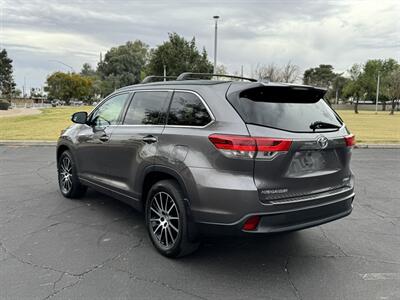 2017 Toyota Highlander SE - Photo 5 - Mesa, AZ 85210