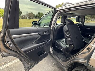 2017 Toyota Highlander SE - Photo 16 - Mesa, AZ 85210