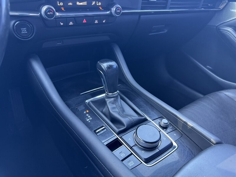 2019 Mazda Mazda3 Sedan Premium - Photo 24 - Mesa, AZ 85210