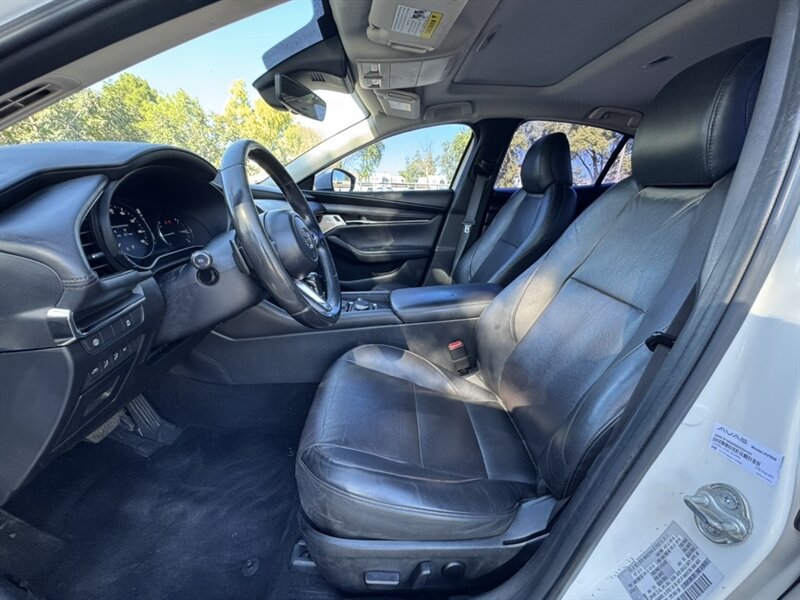 2019 Mazda Mazda3 Sedan Premium - Photo 10 - Mesa, AZ 85210