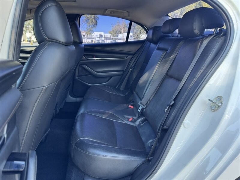 2019 Mazda Mazda3 Sedan Premium - Photo 16 - Mesa, AZ 85210
