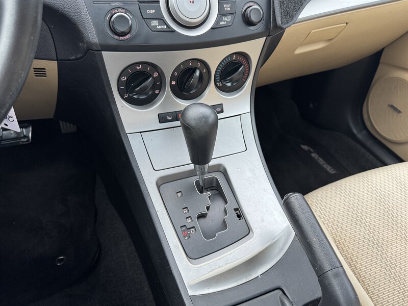 2010 Mazda Mazda3 i Touring - Photo 22 - Mesa, AZ 85210