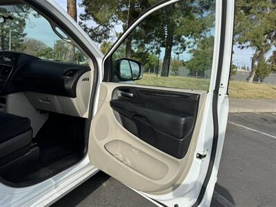 2016 Dodge Grand Caravan SE   - Photo 13 - Mesa, AZ 85210