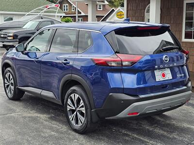 2021 Nissan Rogue SV   - Photo 22 - De Pere, WI 54115