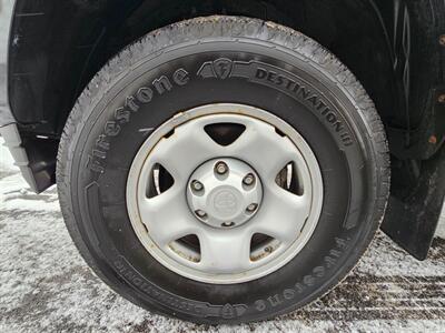 2017 Toyota Tacoma SR V6   - Photo 38 - De Pere, WI 54115