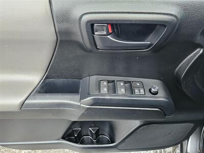 2017 Toyota Tacoma SR V6   - Photo 18 - De Pere, WI 54115