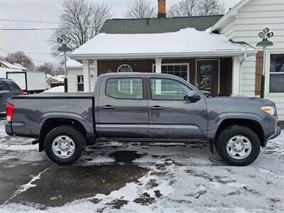 2017 Toyota Tacoma SR V6   - Photo 2 - De Pere, WI 54115