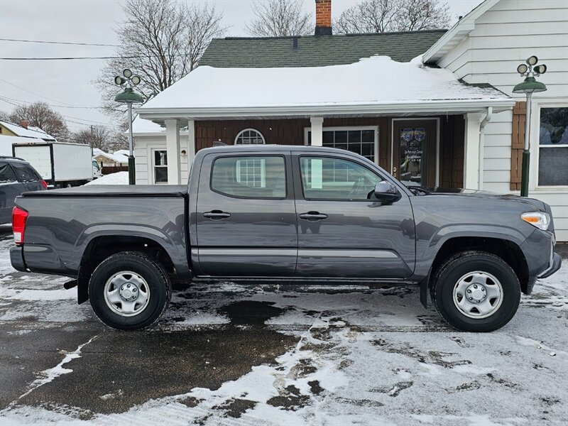 2017 Toyota Tacoma SR V6  