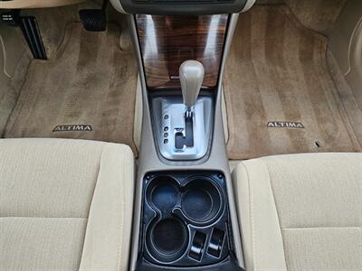 2011 Nissan Altima 2.5 S   - Photo 10 - De Pere, WI 54115