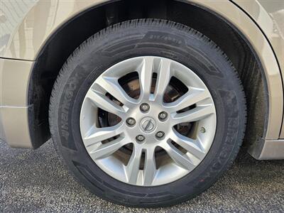 2011 Nissan Altima 2.5 S   - Photo 37 - De Pere, WI 54115