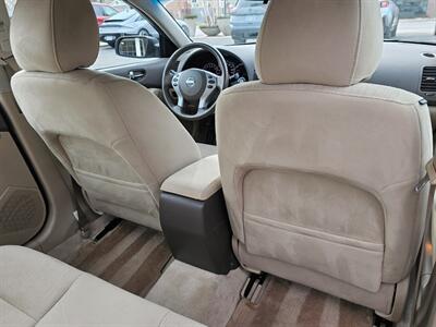 2011 Nissan Altima 2.5 S   - Photo 14 - De Pere, WI 54115