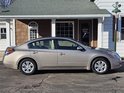 2011 Nissan Altima 2.5 S   - Photo 2 - De Pere, WI 54115