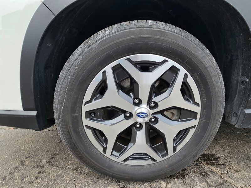 2023 Subaru Forester Premium - Photo 44 - De Pere, WI 54115