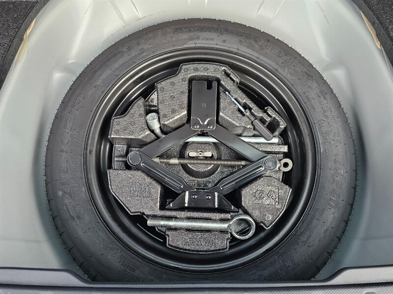 2023 Subaru Forester Premium - Photo 18 - De Pere, WI 54115