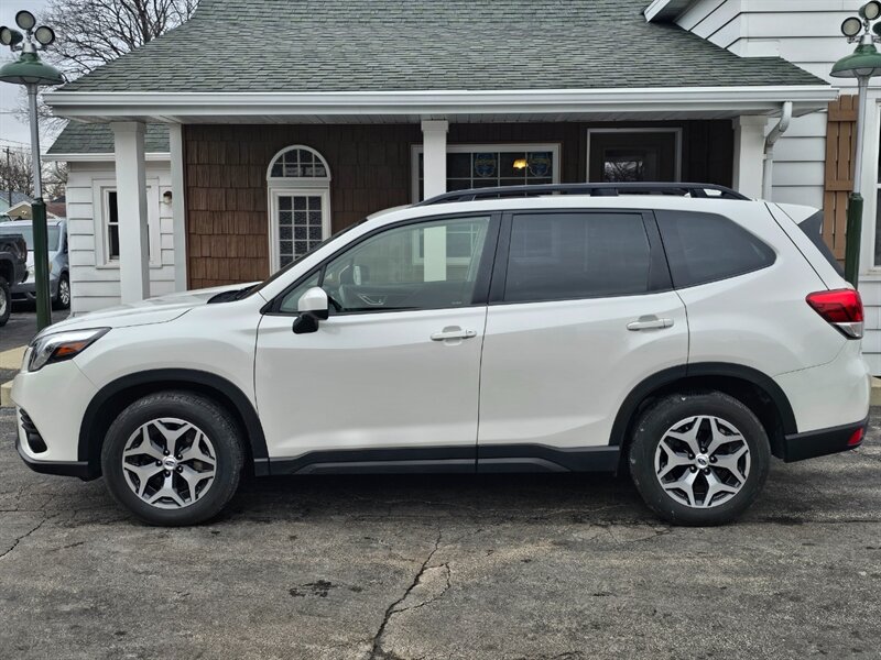 2023 Subaru Forester Premium - Photo 25 - De Pere, WI 54115