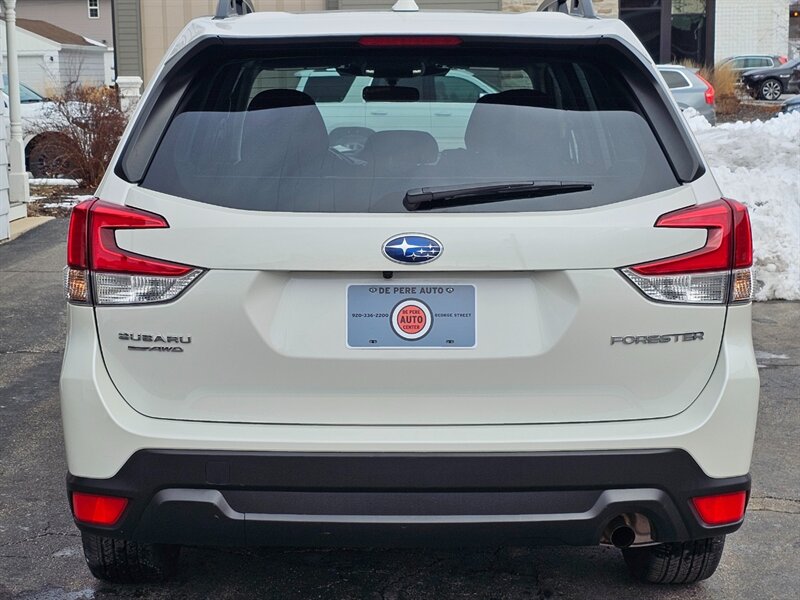 2023 Subaru Forester Premium - Photo 24 - De Pere, WI 54115
