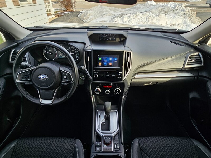 2023 Subaru Forester Premium - Photo 5 - De Pere, WI 54115