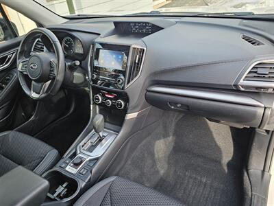 2023 Subaru Forester Premium - Photo 11 - De Pere, WI 54115