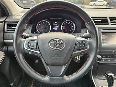 2016 Toyota Camry SE   - Photo 6 - De Pere, WI 54115