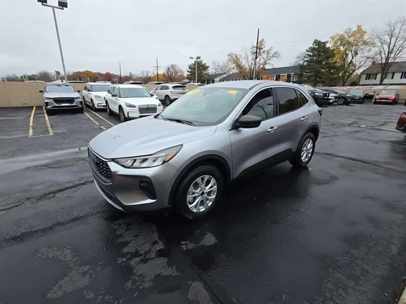 2023 Ford Escape Active   - Photo 1 - De Pere, WI 54115