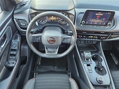 2025 Nissan Rogue Rock Creek   - Photo 28 - De Pere, WI 54115