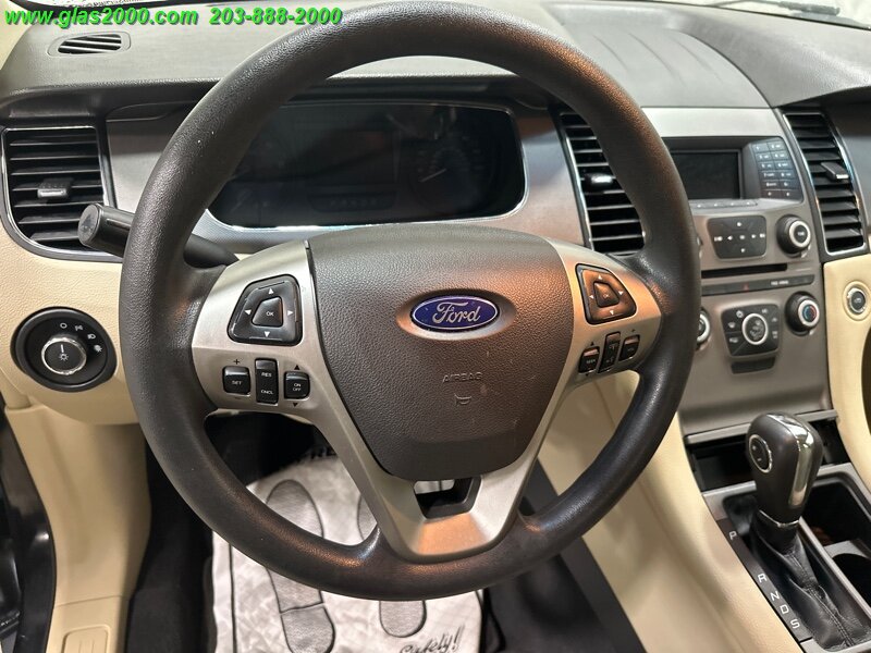 2018 Ford Taurus SE photo