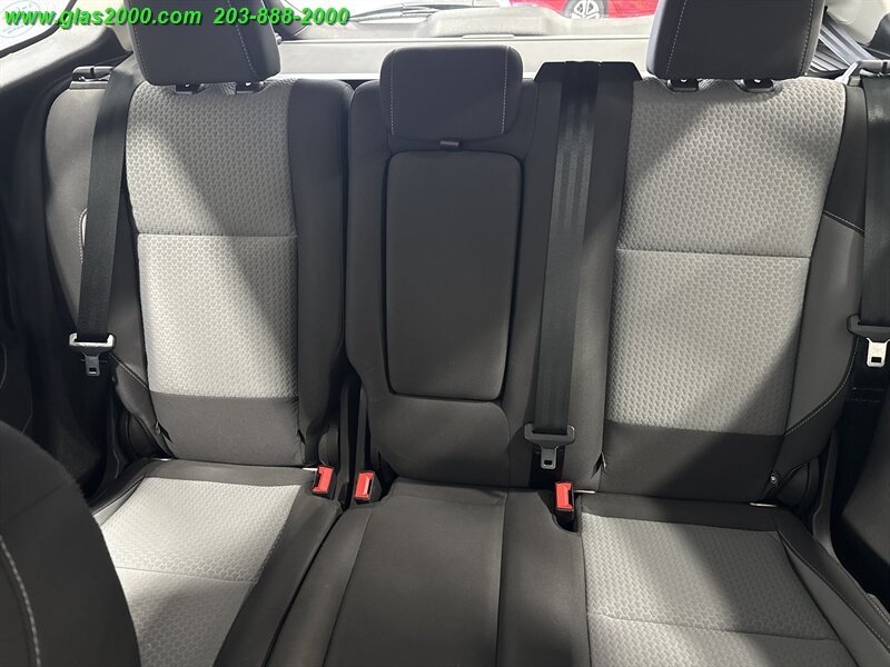 2017 Ford C-MAX Hybrid SE - Photo 11 - Bethany, CT 06524