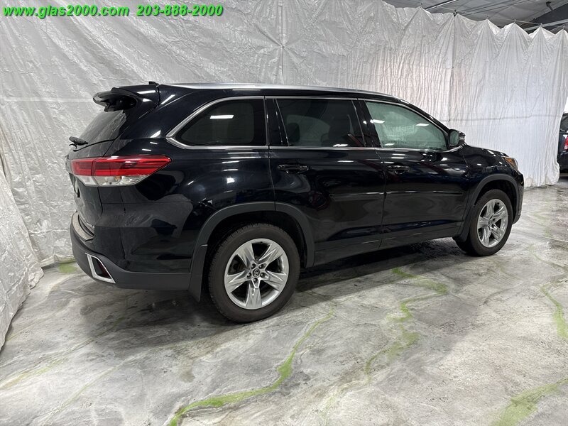 2018 Toyota Highlander Limited - Photo 8 - Bethany, CT 06524