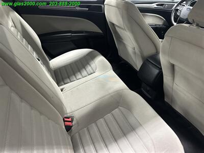 2018 Ford Fusion Hybrid S   - Photo 10 - Bethany, CT 06524