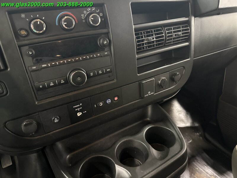 2022 Chevrolet Express LS Passenger - Photo 11 - Bethany, CT 06524